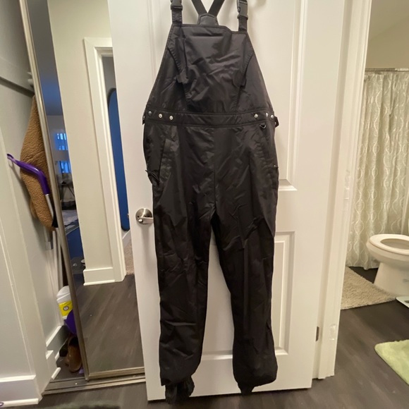 ‘SPORTS ESSENTIALS’ SNOW JUMPSUIT Size L - Picture 5 of 6